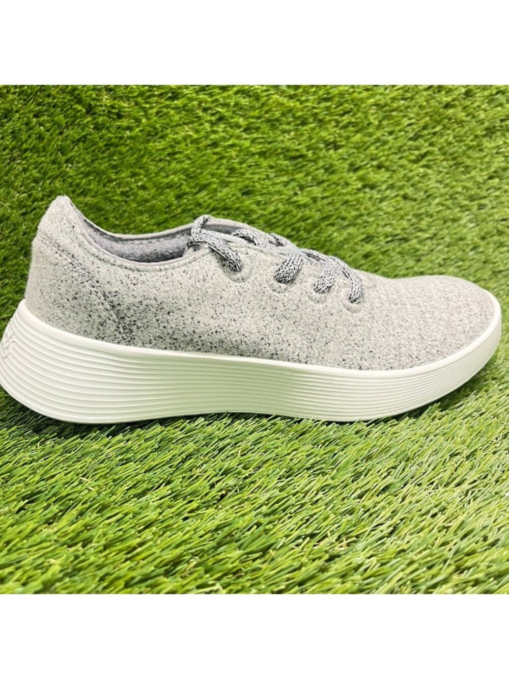 Allbirds Wool Runner Go Womens Size 10.5 Gray White Athletic Shoes Sneakers
